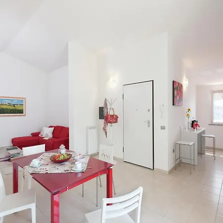 Spacious With Pool * 塔武利亚