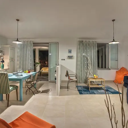 Spacious With Pool Tavullia