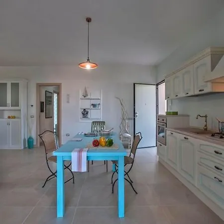 Villa Spacious With Pool Tavullia