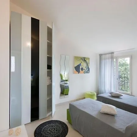 Spacious With Pool Tavullia