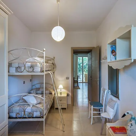 Vila Spacious With Pool