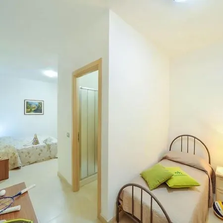 Spacious With Pool * Tavullia