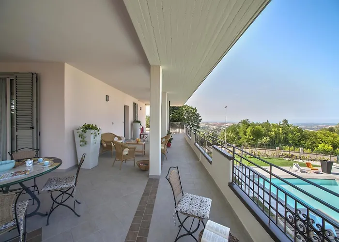 Villa Spacious With Pool *