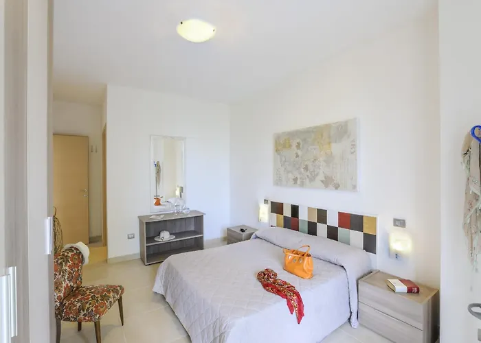 Spacious With Pool