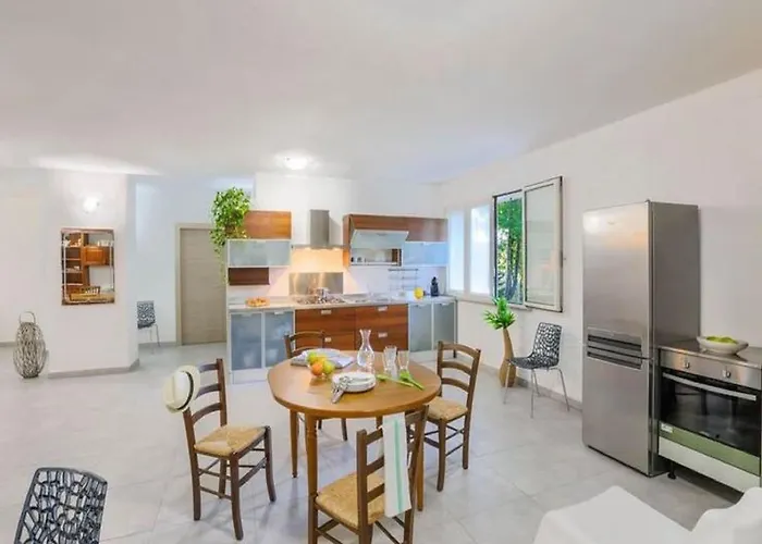 Spacious With Pool *