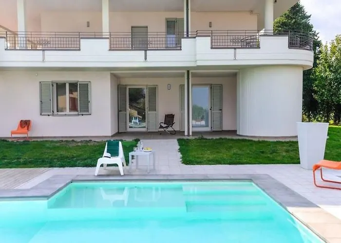 Spacious With Pool Villa *