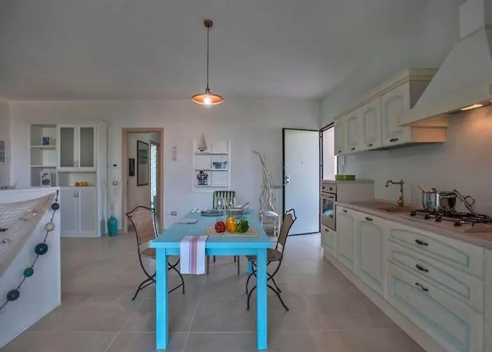 Villa Spacious With Pool Tavullia