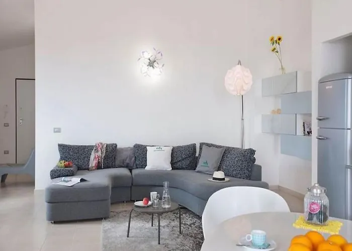 Villa Spacious With Pool