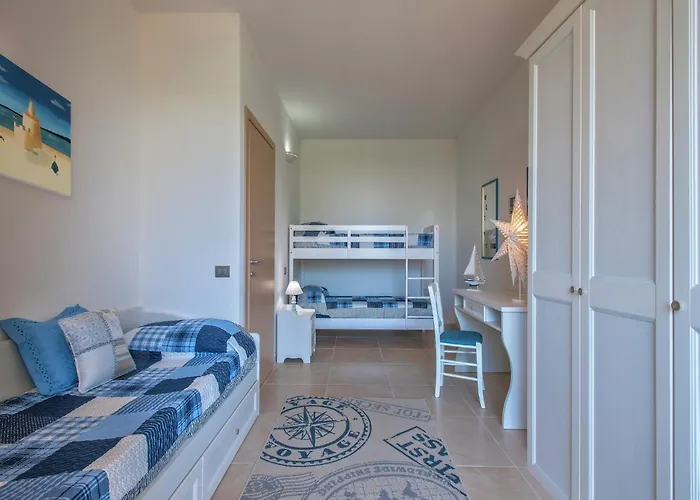 Spacious With Pool Tavullia