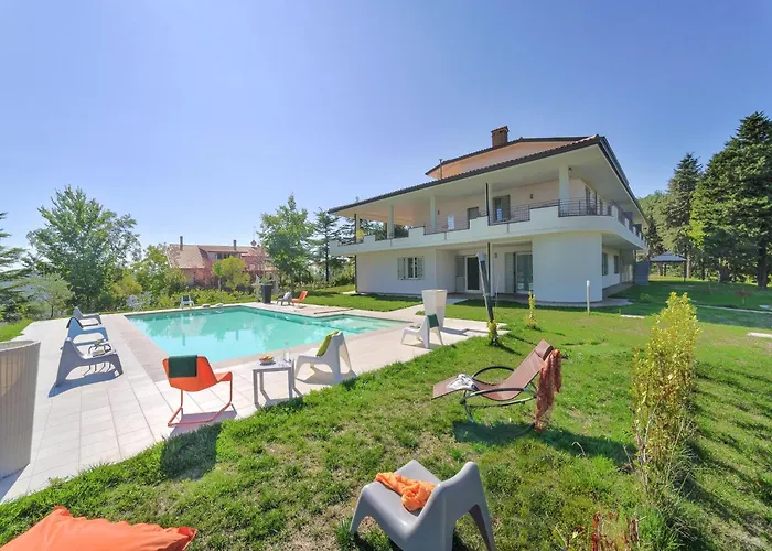 Villa Spacious With Pool *